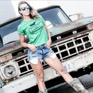 3/$18Support Your Local Rancher Green Short Sleeve Tee Sz S✨️